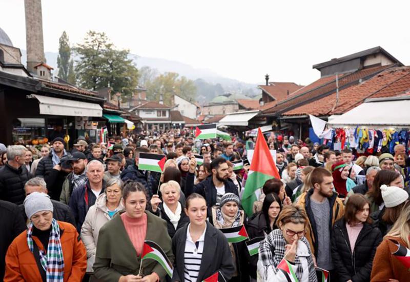 Skup potpore Palestincima u Sarajevu: Uz uzvike “Tekbir” i “Allahu ekber” šetali gradom