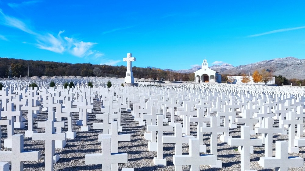 557 križeva s osobnim podacima žrtava s područja općine Čitluk postavljeno na Groblju mira