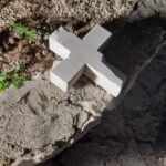 FOTO| Vandalizam u Neumu: Polomljeni križevi kod crkve Sv. Ante