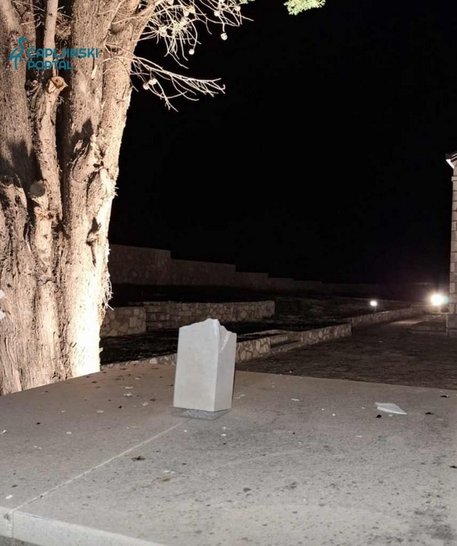 FOTO | Strašan vandalizam u Neumu: Netko je polomio križeve kod crkve sv. Ante