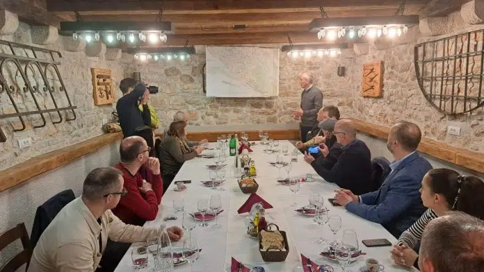 Članovi Udruge HKB Bilig iz Ljubuškog posjećuju Ravno, Čapljina i 1709067412 Clanovi Udruge Hkb Bilig Iz Ljubuskog Posjecuju Ravno Capljina I