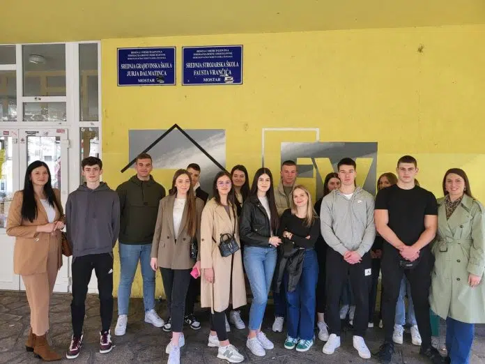 FOTO | Učenici Srednje škole Neum posjetili kolege iz Mostara 1710659739 Foto Ucenici Srednje Skole Neum Posjetili Kolege Iz Mostara