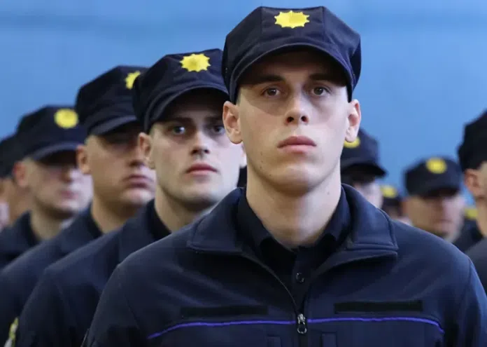 FOTO: POLICIJSKA AKADEMIJA FBiH dobila 296 novih policajaca, među njima 1710948773 Foto Policijska Akademija Fbih Dobila 296 Novih Policajaca Medu Njima