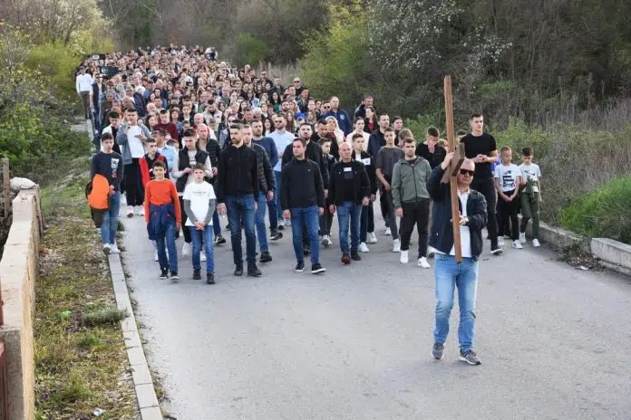 Pobožnost Puta križa održana u župi Čerin 1711737306 Poboznost Puta Kriza Odrzana U Zupi Cerin