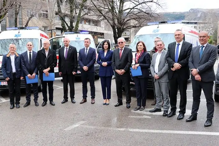 Čapljinski Dom zdravlja dobio novo vozilo od Vlade HNŽ Capljinski Dom Zdravlja Dobio Novo Vozilo Od Vlade Hnz