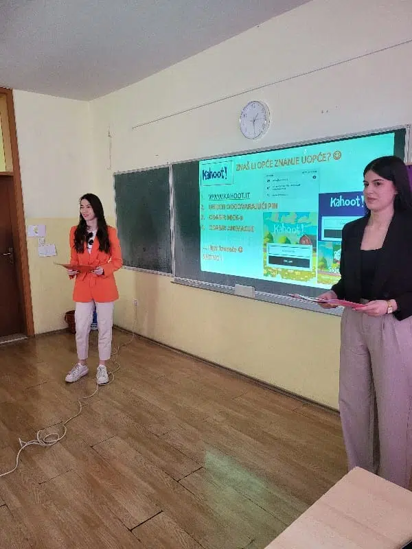 FOTO| Srednja škola Neum proslavila svoj deveti rođendan Srednja Skola Neum Proslavila Svoj Deveti Rodendan