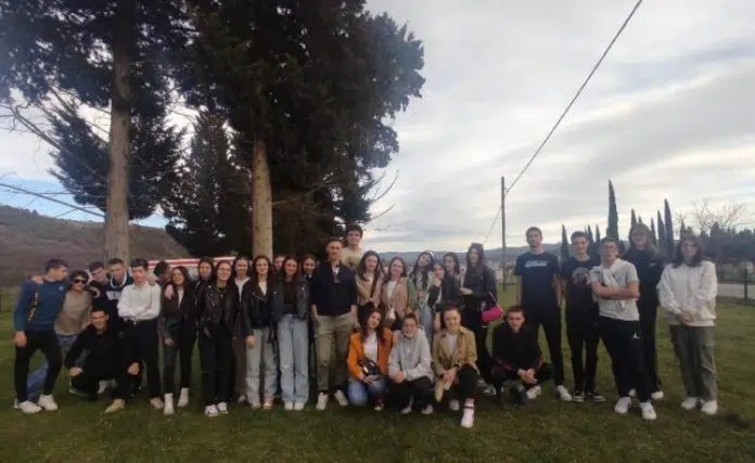 Gimnazijalci iz Tomislavgrada i Livna na zajedničkoj terenskoj nastavi Gimnazijalci Iz Tomislavgrada I Livna Na Zajednickoj Terenskoj Nastavi