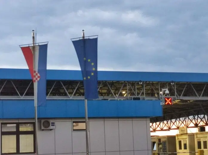 Kazne i do 13.300 eura: Što se smije prenijeti preko Kazne I Do 13300 Eura Sto Se Smije Prenijeti Preko