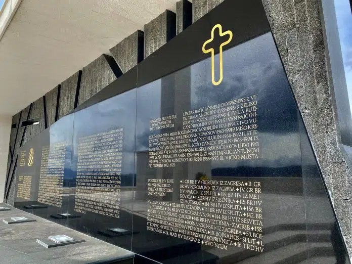 NAJAVA: Obilježavanje 32. obljetnice utemeljenja Hrvatskog vijeća obrane u Neumu Najava Obiljezavanje 32 Obljetnice Utemeljenja Hrvatskog Vijeca Obrane U Neumu