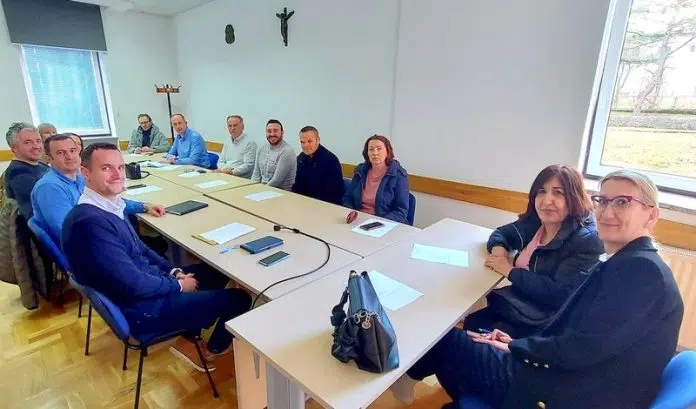 Održan sastanak za organizaciju 4. natjecanja „Tomislavgrad u Domovinskom ratu“ Odrzan Sastanak Za Organizaciju 4 Natjecanja „Tomislavgrad U Domovinskom Ratu