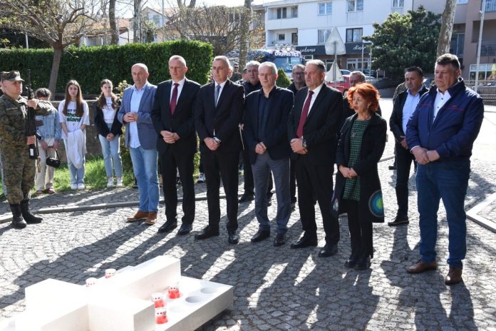 1712229243 Brotnjaci Odali Pocast Poginulim Vitezovima Povodom 32 Obljetnice Osnutka Hvo A