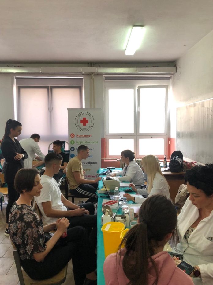 Posuški maturanti i profesori darovali 43 doze krvi, u samo 1712783098 Posuski Maturanti I Profesori Darovali 43 Doze Krvi U Samo