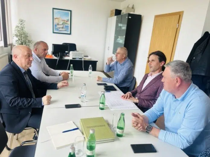 Federalni ministar za pitanja branitelja posjetio Hercegbosansku županiju 1714079781 Federalni Ministar Za Pitanja Branitelja Posjetio Hercegbosansku Zupaniju