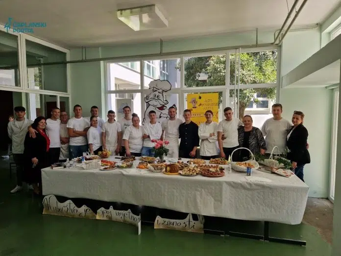 FOTO | U Srednjoj školi Čapljina održan Dan otvorenih vrata 1714477307 992 Foto U Srednjoj Skoli Capljina Odrzan Dan Otvorenih Vrata
