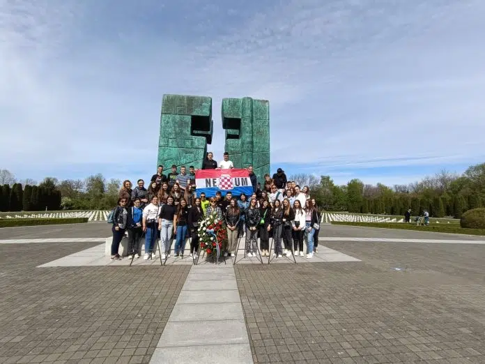 FOTO | Završni razredi Osnovne škole Kardinala Stepinca posjetili Vukovar Zavrsni Razredi Osnovne Skole Kardinala Stepinca Posjetili Vukovar