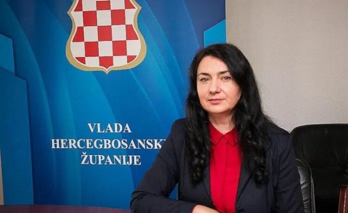 Gordana Nakic U Lazi Su Kratke Noge
