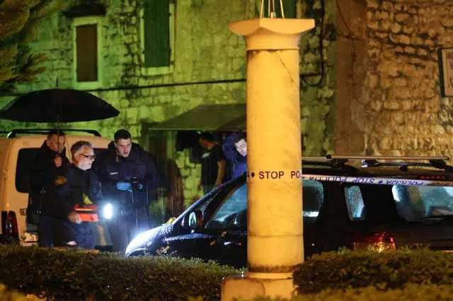 Na-drustvenim-mrezama-se-pojavio-snimak-ranjavanja-Pucao-u-HGSS-ovca.jpeg Na Drustvenim Mrezama Se Pojavio Snimak Ranjavanja Pucao U Hgss Ovca