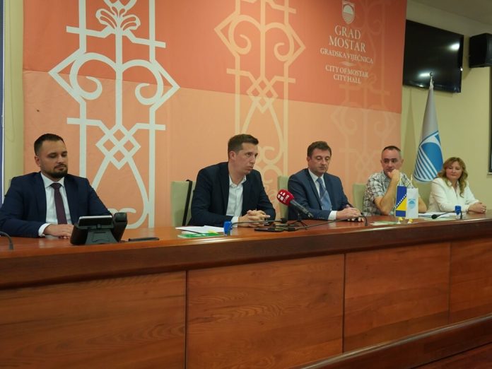 Potpisan Ugovor Vrijedan 500 Tisuca Km Za Uredenje Parkinga U