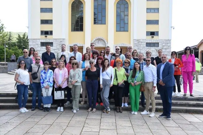 Turističkim djelatnicima i novinarima iz Srbije predstavljeni potencijali općine Čitluk Turistickim Djelatnicima I Novinarima Iz Srbije Predstavljeni Potencijali Opcine Citluk