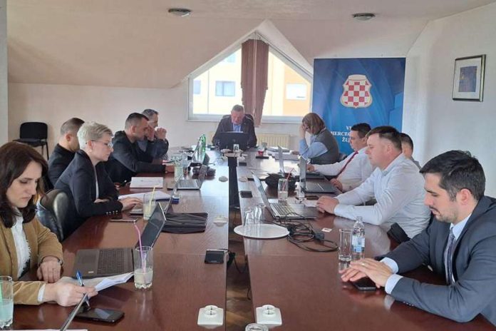 Vlada Hbz A Odobrila 400000 Km Livanjskoj Bolnici Za Nabavku Mamografa