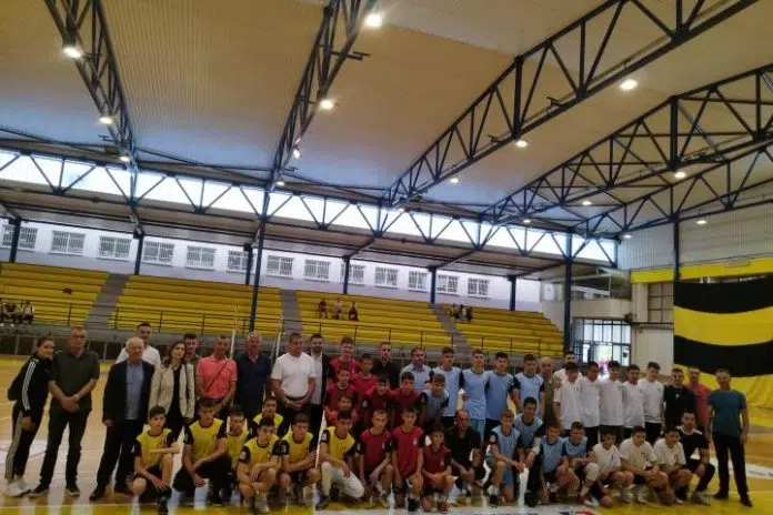 Posušje: Održan III. malonogometni turnir osnovnih škola povodom Dana branitelja 1717091171 Posusje Odrzan Iii Malonogometni Turnir Osnovnih Skola Povodom Dana Branitelja