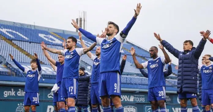 Dinamo je prvak Hrvatske Dinamo Je Prvak Hrvatske