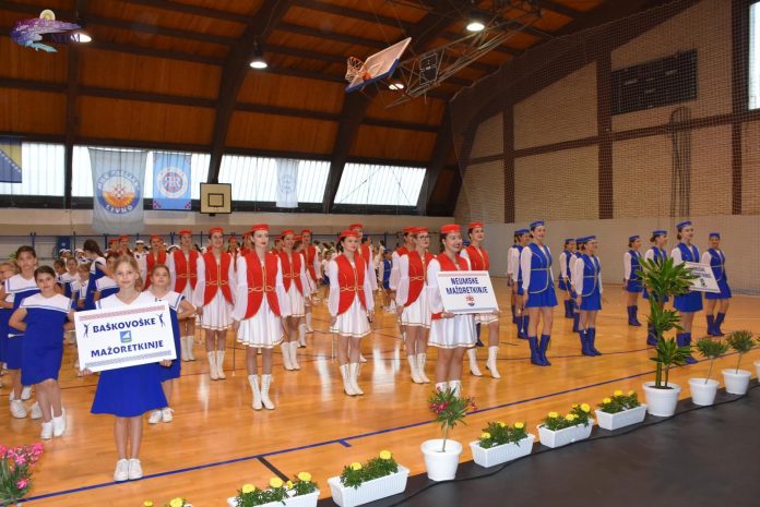 Mazoretkinje Iz Neuma Ucestvovale Na Smotri U Livnu