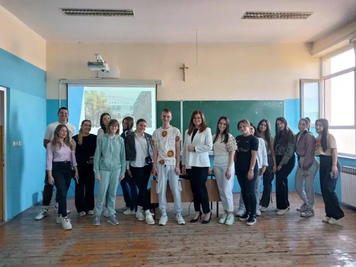 Filozofski fakultet SUM-a predstavio studijske programe u Srednjoj školi A. Filozofski Fakultet Sum A Predstavio Studijske Programe U Srednjoj Skoli A