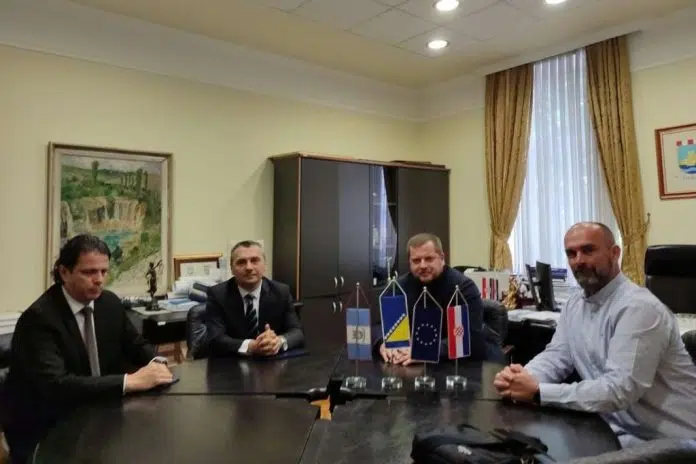 Ministri Dizdar i Kraljević posjetili Ljubuški, razgovarano o izgradnji infrastrukture Ministri Dizdar I Kraljevic Posjetili Ljubuski Razgovarano O Izgradnji Infrastrukture