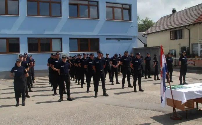 Nova uniforma za policiju HBŽ bit će prva u Federaciji Nova Uniforma Za Policiju Hbz Bit Ce Prva U Federaciji