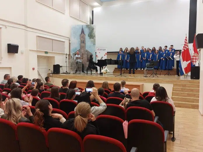 Posuško ljeto: Održana svečana Večer hrvatskih autora Posusko Ljeto Odrzana Svecana Vecer Hrvatskih Autora
