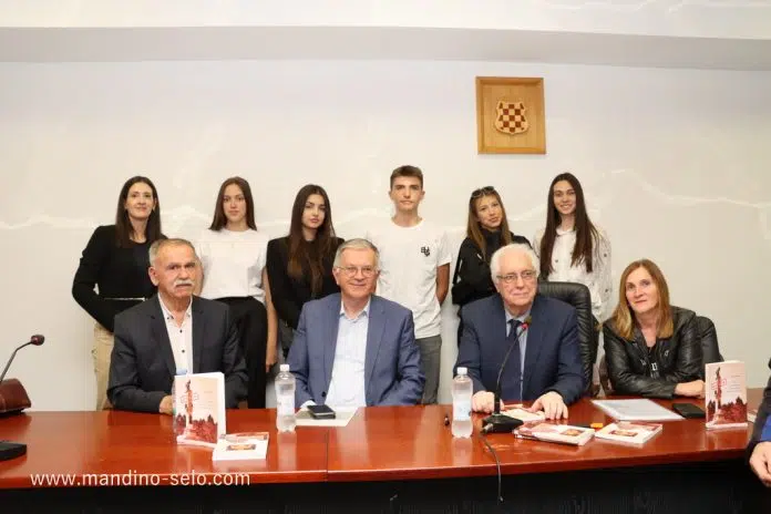Predstavljena najnovija knjiga prof. dr. sc. Mihovila Biočića Predstavljena Najnovija Knjiga Prof Dr Sc Mihovila Biocica Lazi O