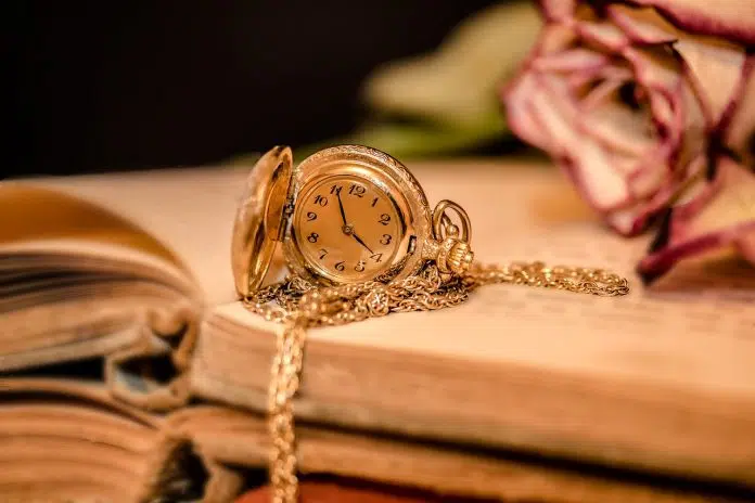 ŠTA ZNAČI KADA SAT POKAZUJE 10:10? Sta Znaci Kada Sat Pokazuje 1010