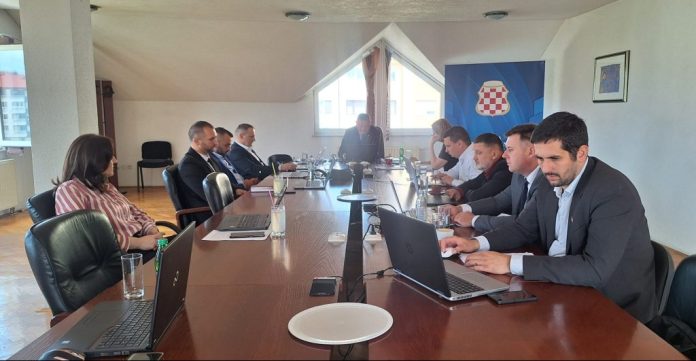 Vlada Hercegbosanske Zupanije Reakcija Na Saopcenje Gradonacelnika Livna Darka Condrica