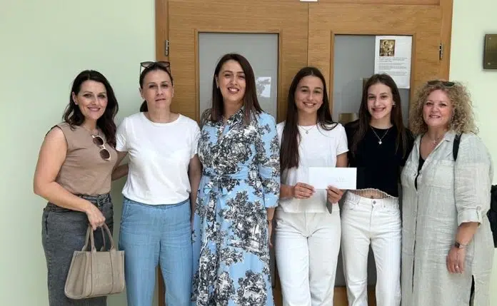 Učenici OŠ fra Didaka Buntića donirali novac od završne priredbe 1718044149 Ucenici Os Fra Didaka Buntica Donirali Novac Od Zavrsne Priredbe