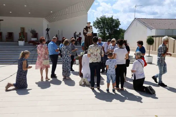 Sveta ceremonija Sv. Ante na Humcu 1718281351 Sveta Ceremonija Sv Ante Na Humcu