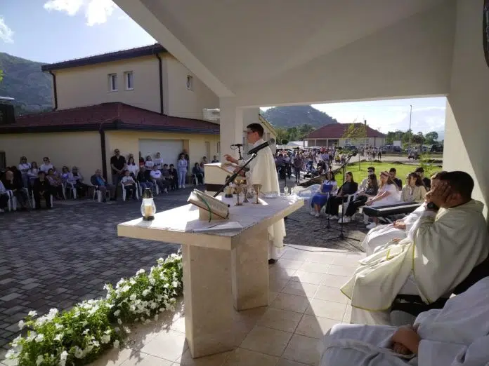 Don Zvonimir Rezo u Sutini: Odlučen za potpunu opredijeljenost za 1718282042 Don Zvonimir Rezo U Sutini Odlucen Za Potpunu Opredijeljenost Za