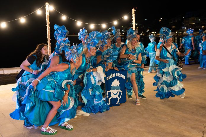 Fotogalerija Prvi Medunarodni Ljetni Karneval Je Odusevio Stanovnike Neuma I