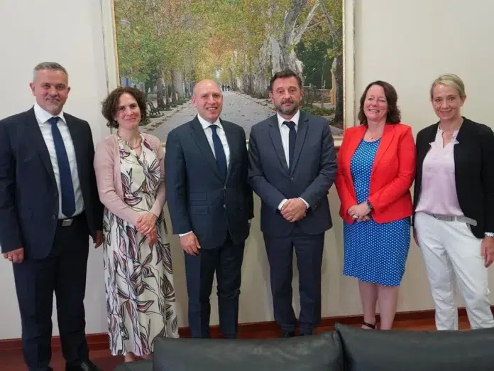 Kordic-i-Pentz-istakli-znacaj-euroatlantskog-puta-Bosne-i-Hercegovine.webp.webp Kordic I Pentz Istakli Znacaj Euroatlantskog Puta Bosne I Hercegovine.webp