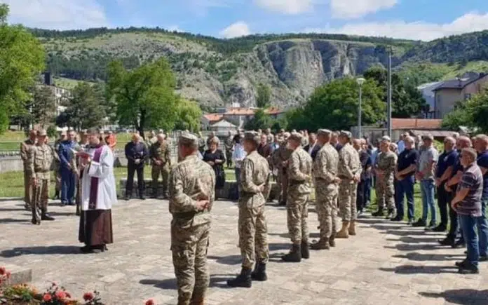 Livno: Obilježena 30. godišnjica formiranja 1. gardijske brigade HVO-a Livno Obiljezena 30 Godisnjica Formiranja 1 Gardijske Brigade Hvo A