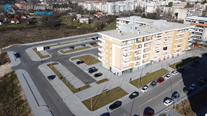 Mjestani Pelina Prijete Blokadom Prometnica Zbog Opasne Voznje U Naselju