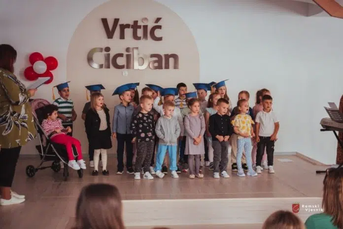 Oproštajna priredba predškolaca vrtića Oprostajna Priredba Predskolaca Vrtica Ciciban U Prozoru