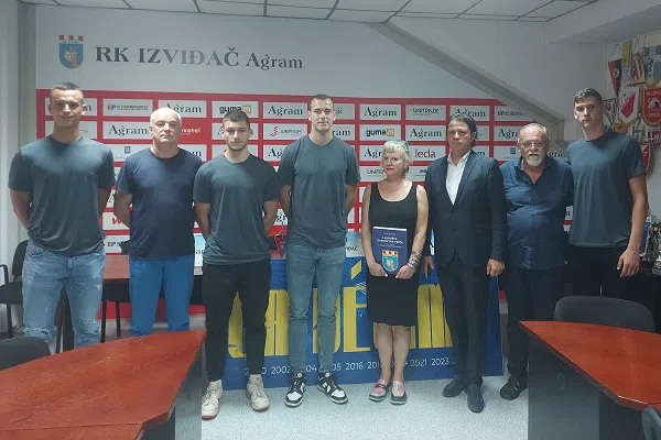 Posjet Ministrica Sanje Vlašić RK Izviđač Posjet Ministrica Sanje Vlasic Rk Izvidac