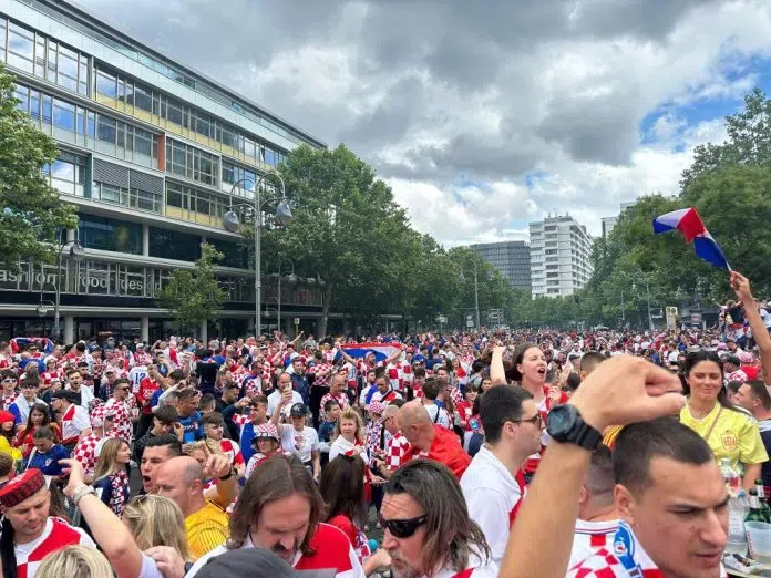 Uefa Kaznila Hrvatski Nogometni Savez Sa 87875 Eura