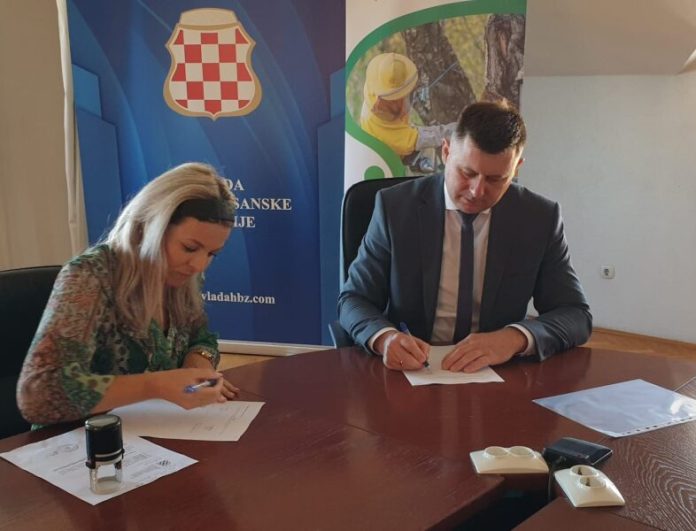Vlada Hercegovacko Neretvanske Zupanije Potpisala Ugovore Vrijedne 700 000 Km Za