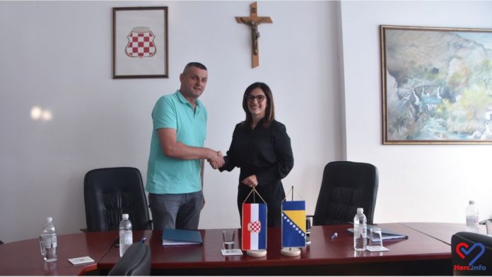 Vlada Zhz A I Ministarstvo Obrazovanja Zhz A Postigli Su Dogovor