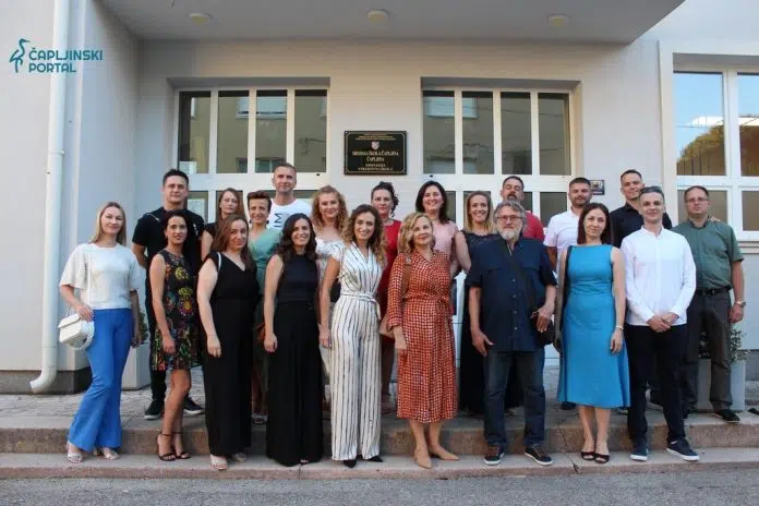 FOTOGRAFIJE | Sjećanje na nezaboravne školske dane čapljinskih gimnazijalaca povodom 1722017389 Fotografije Sjecanje Na Nezaboravne Skolske Dane Capljinskih Gimnazijalaca Povodom