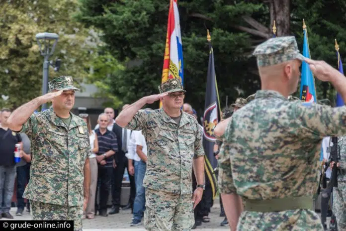 FBiH: U rujnu će 104,905 branitelja dobiti povećanje naknada. Fbih U Rujnu Ce 104905 Branitelja Dobiti Povecanje Naknada