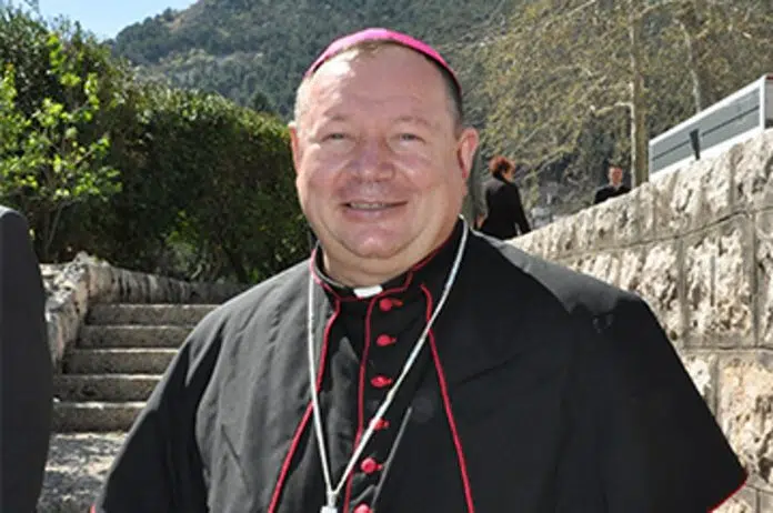 Papa Franjo prihvatio zahtjev Mons. Marka Semrena za razrješenje dužnosti Papa Franjo Prihvatio Zahtjev Mons Marka Semrena Za Razrjesenje Duznosti