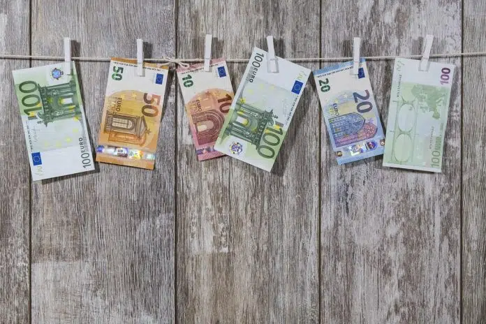 Veliki Novcani Horoskop Za Avgust Biku Predstoji Veliki Teret Dok